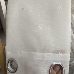 Visillo estrellas bordado