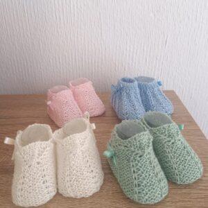 Patucos de hilo ´caladitos´